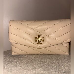 Tory Burch kira chevron chain wallet color - cream 90343